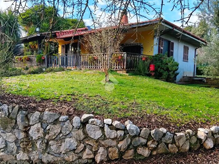 Casa quadrilocale in vendita in Via di Cori, Lariano