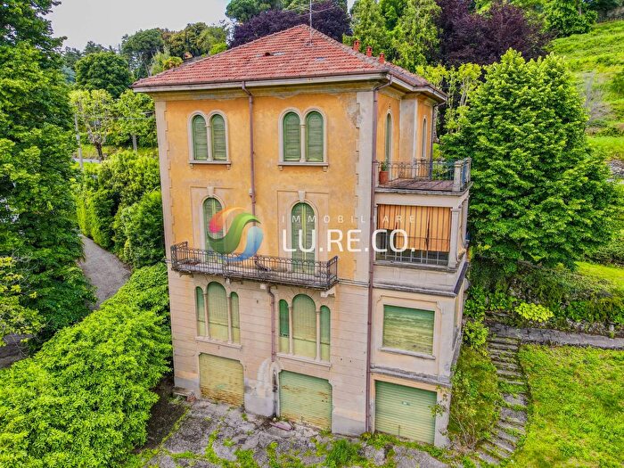 Casa con 10 locali in vendita in Isonzo, Inverigo