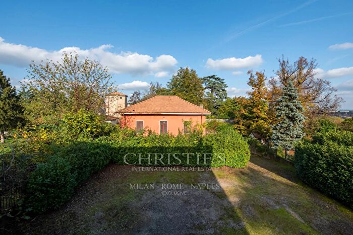 Casa con 10 locali in vendita in Via Trento, Cassano Magnago