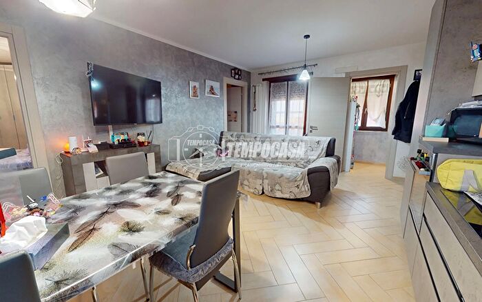 Appartamento trilocale in vendita in Via Torino, Brandizzo