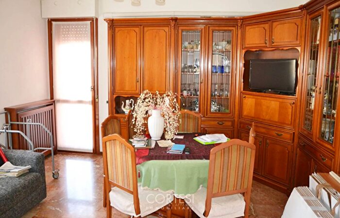 Appartamento trilocale in vendita in Via Umberto Giordano Vailate, Vailate