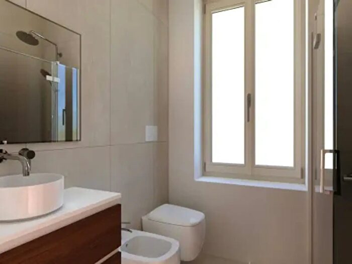 Appartamento trilocale in vendita in Via Pasquale Besenghi, Trieste