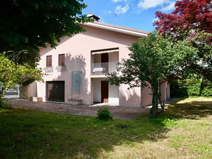 Casa con 6 locali in vendita in Sequals