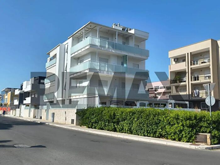 Appartamento con 5 locali in vendita in Monopoli