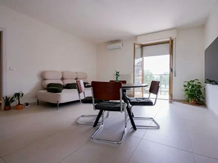 Appartamento con 5 locali in vendita in Via Nestore Pelicelli, Parma