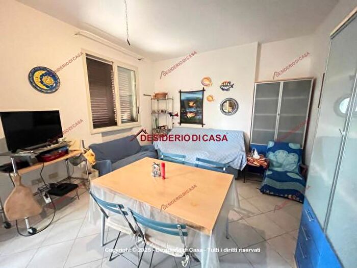 Casa con 5 locali in vendita in Viale Cefalù, Campofelice Di Roccella