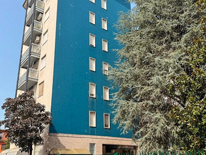 Appartamento trilocale in vendita in Via Ninfea, Cusano Milanino
