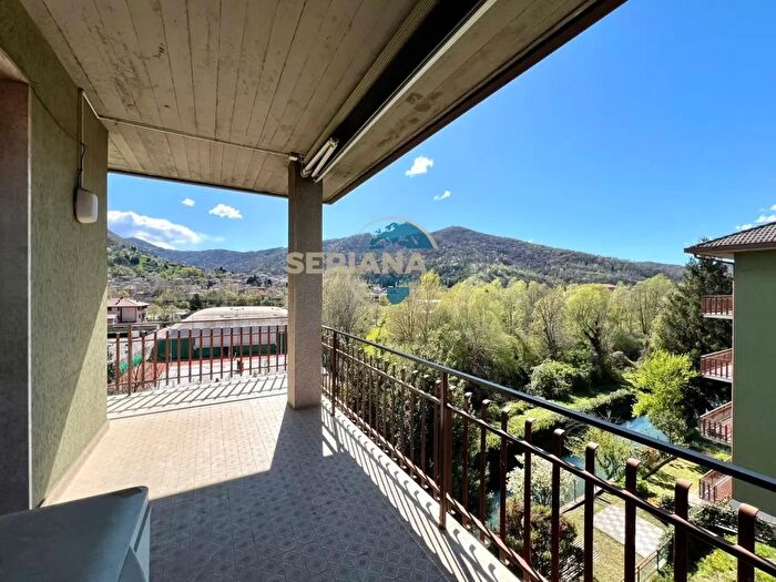 Appartamento trilocale in vendita in Via Fretelli Calvi, Nembro