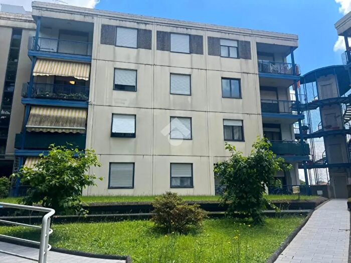 Appartamento bilocale in vendita in Viale del Popolo, Lentate Sul Seveso