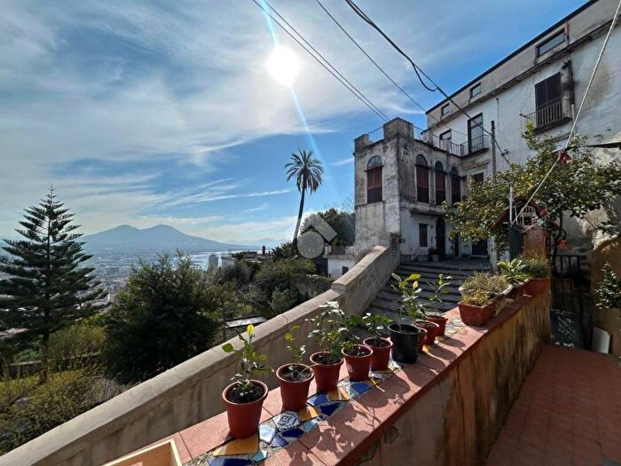 Appartamento bilocale in affitto in Via pedamentina, Vomero, Napoli