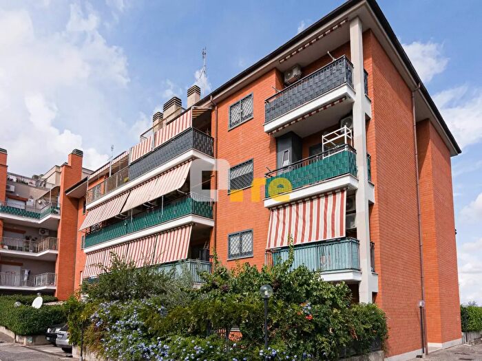 Appartamento trilocale in vendita in Via Brecciasecca, Roma