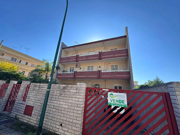 Appartamento con 5 locali in vendita in Via Calabria Campi Salentina Lecce, Campi Salentina