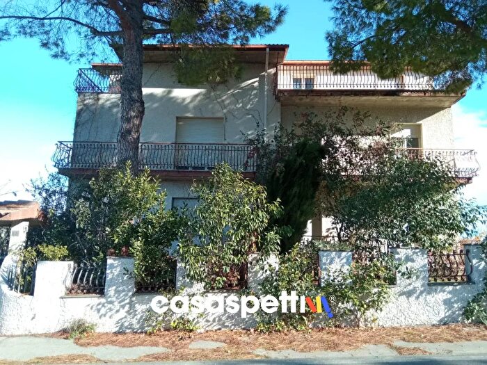 Casa con 6 locali in vendita in Via Borgo da Monte, Monteprandone