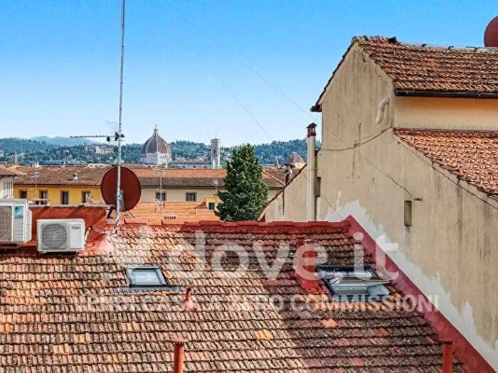 Appartamento con 5 locali in vendita in Via Giandomenico Romagnosi, Firenze