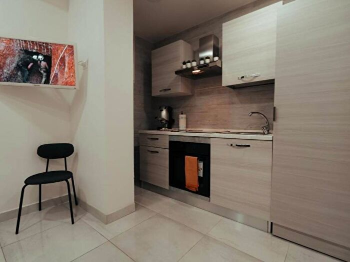 Appartamento bilocale in affitto in Corso Umberto I, Tribunali, Napoli