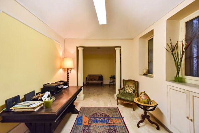 Appartamento con 5 locali in vendita in Via Luigi Cibrario, Torino