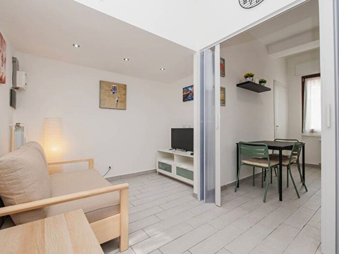Appartamento bilocale in affitto in Via Melchiorre Delfico, Ghisolfa Mac Mahon, Milano