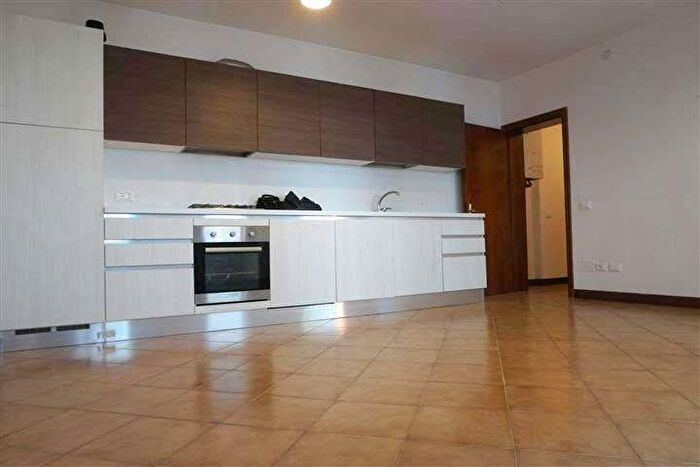 Appartamento trilocale in affitto in Via Manin, Mestre, Venezia