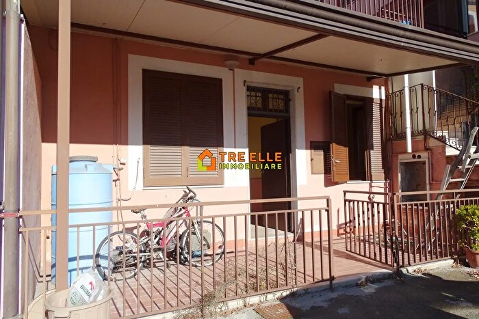 Appartamento con 5 locali in vendita in Via Masseria Mascia Marigliano Na, Marigliano