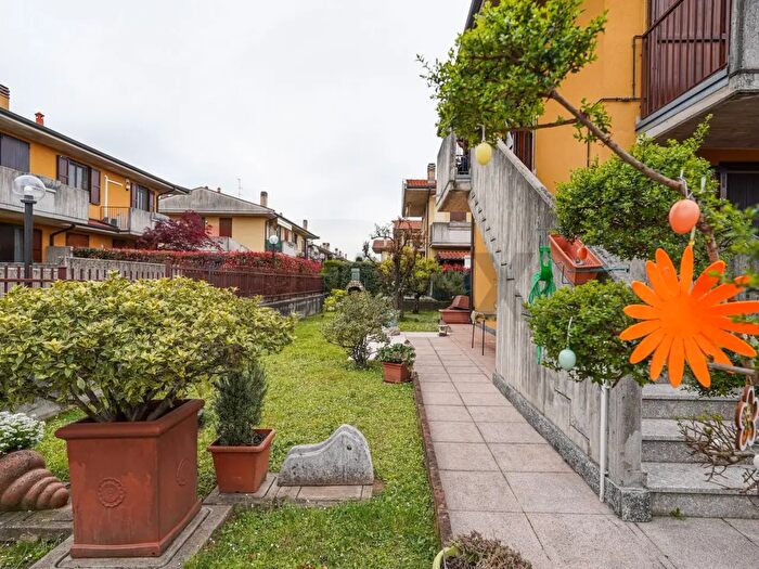 Appartamento bilocale in vendita in Via Lotto, Madone