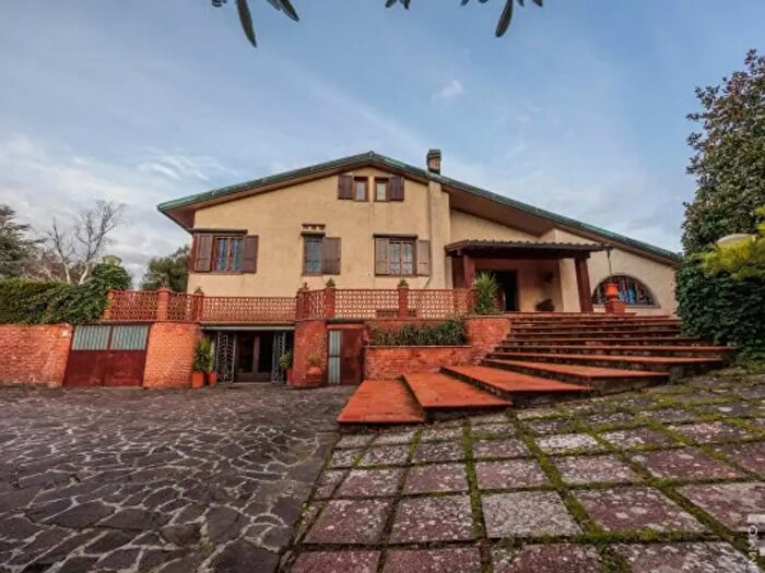 Casa con 6 locali in vendita in Via Lungomonte, Santa Maria A Monte