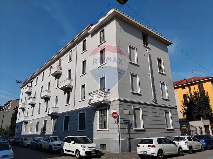 Appartamento trilocale in vendita in Via Privata Imola, Milano