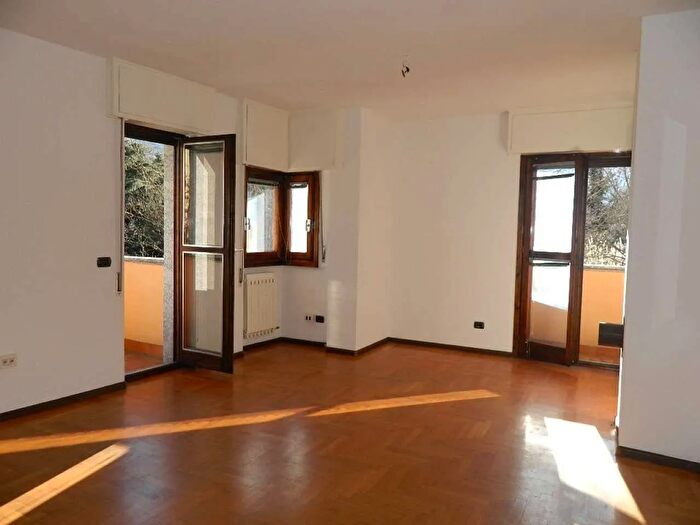 Appartamento bilocale in vendita in Via Carducci Sondrio Sondrio, Sondrio