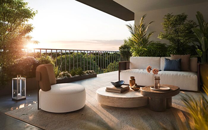 Appartamento quadrilocale in vendita in Via Bombay, Roma