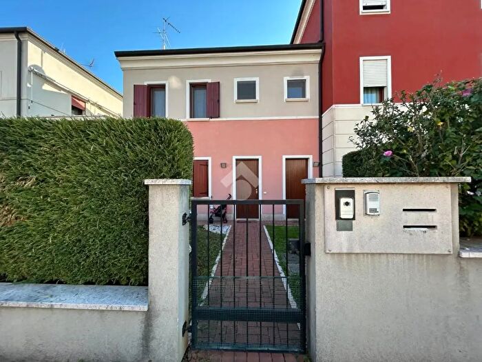 Appartamento bilocale in vendita in Erbe'