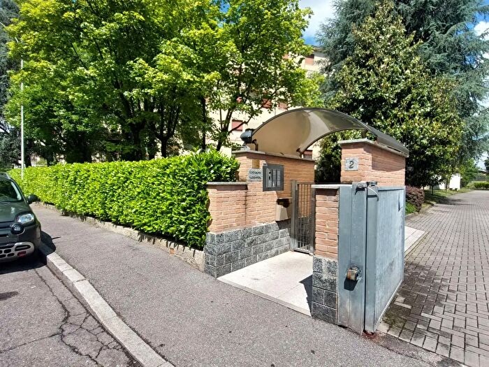 Appartamento trilocale in vendita in Via Pio La Torre, Pioltello