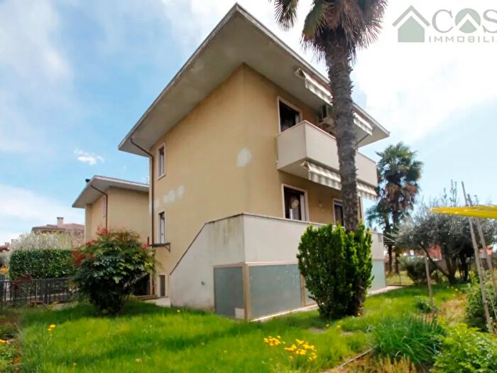 Casa con 5 locali in vendita in Via Carpaccio, Dueville