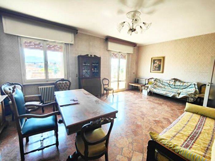 Appartamento con 5 locali in vendita in Via Ammiraglio Burzagli, Montevarchi