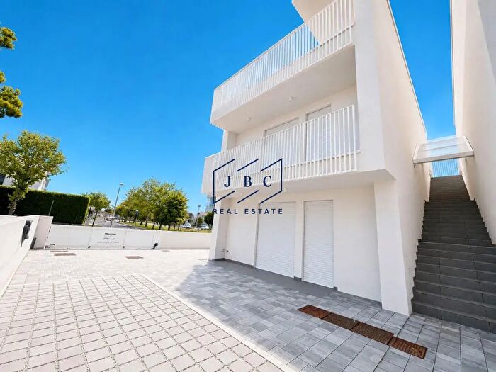 Appartamento trilocale in vendita in Via Equilio, Jesolo