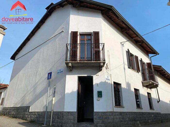 Casa con 6 locali in vendita in Via Aurora, Pinerolo