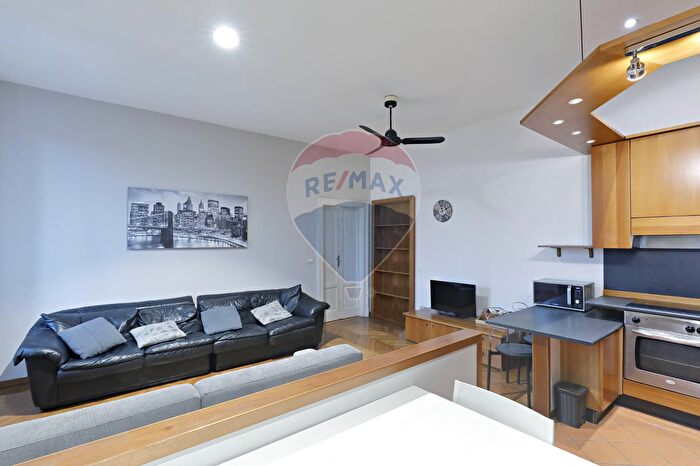 Appartamento trilocale in vendita in Via Comasina, Milano