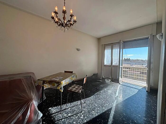 Appartamento con 5 locali in vendita in Viareggio