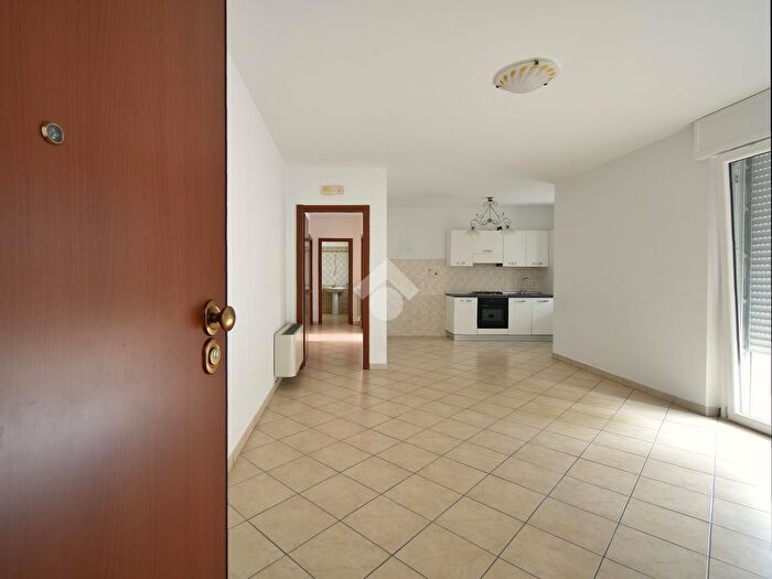 Appartamento trilocale in vendita in Str Gialla, Latina