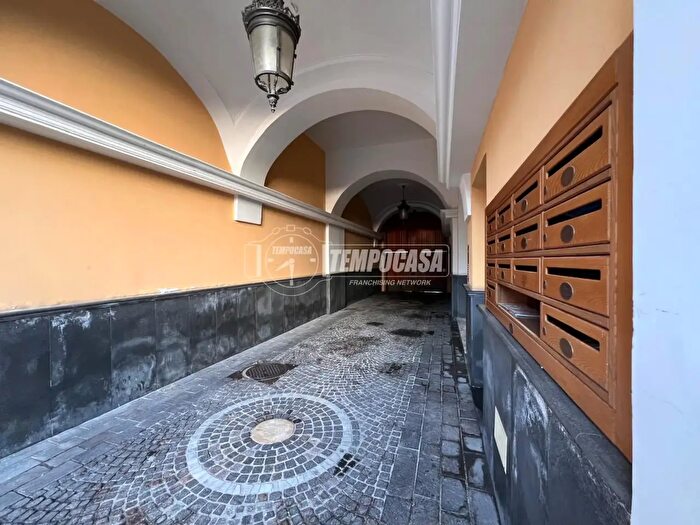 Appartamento bilocale in vendita in Corso Secondigliano, Napoli