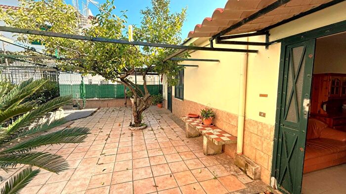 Appartamento trilocale in vendita in Mondragone