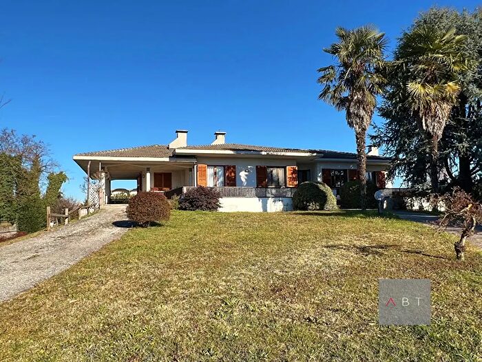 Casa quadrilocale in vendita in Villa Del Conte