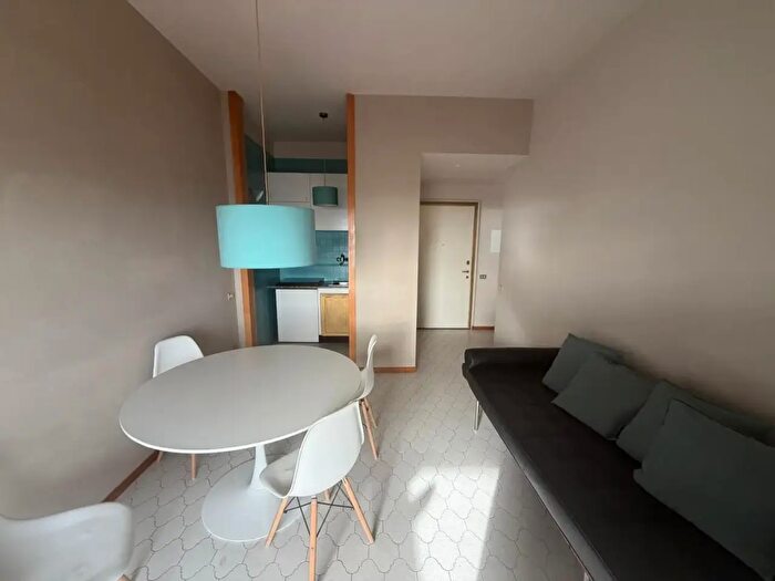 Appartamento con 5 locali in affitto in Carrara