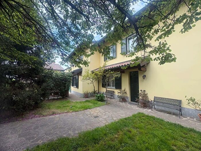 Casa con 6 locali in vendita in Gambolo