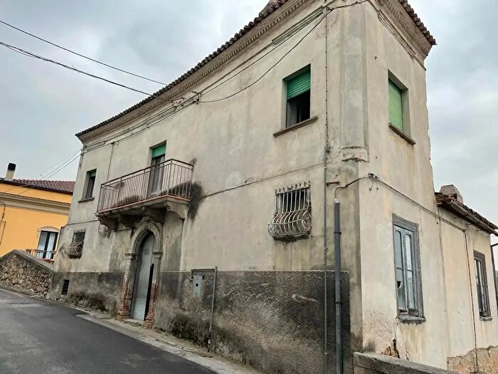 Casa quadrilocale in vendita in Corso Vittorio Emanuele, Montemurro