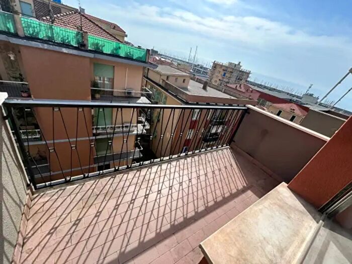 Appartamento trilocale in vendita in Lavagna