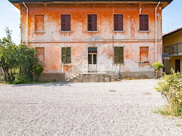 Casa con 8 locali in vendita in Via Andrea Ponti, Fara Gera D'Adda