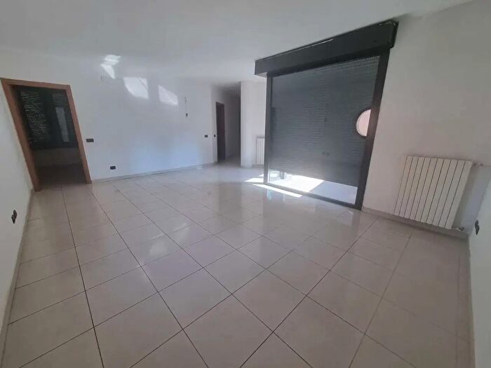 Appartamento trilocale in vendita in Via Diaz, Varedo