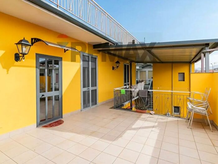 Appartamento con 10 locali in vendita in Via Marina, Fiumefreddo Di Sicilia