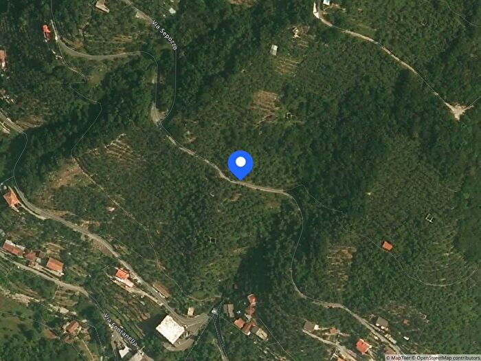 Casa in vendita in Via Belvedere Corticella Ge Italia, Avegno