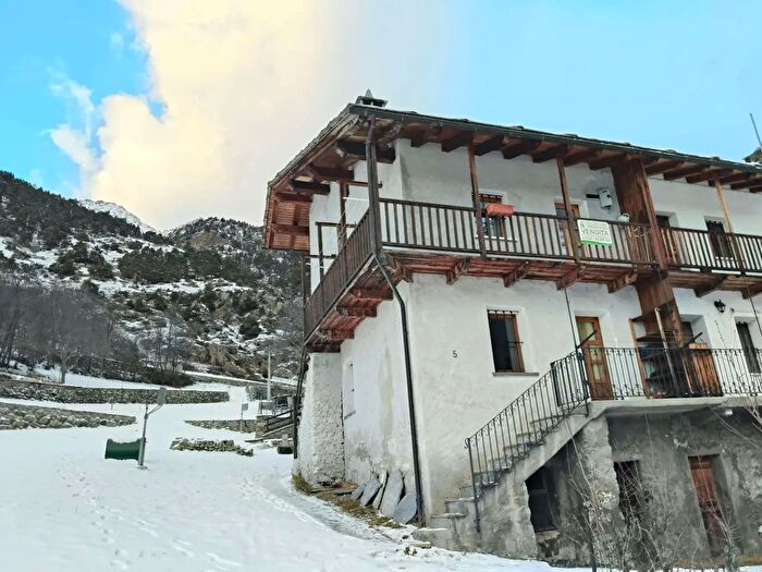 Case in Vendita e in Affitto - 2