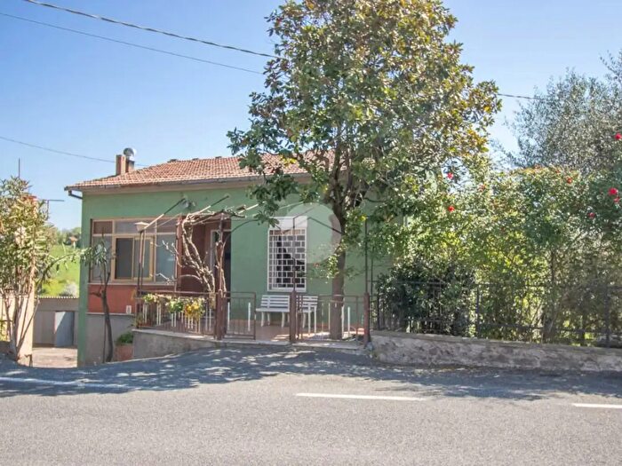 Appartamento trilocale in affitto in Vocabolo Madonna degli Angeli, Magliano Sabina